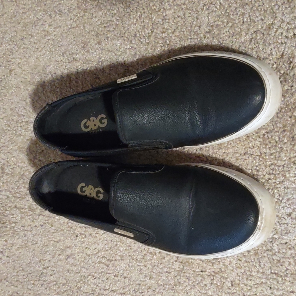 Shoe